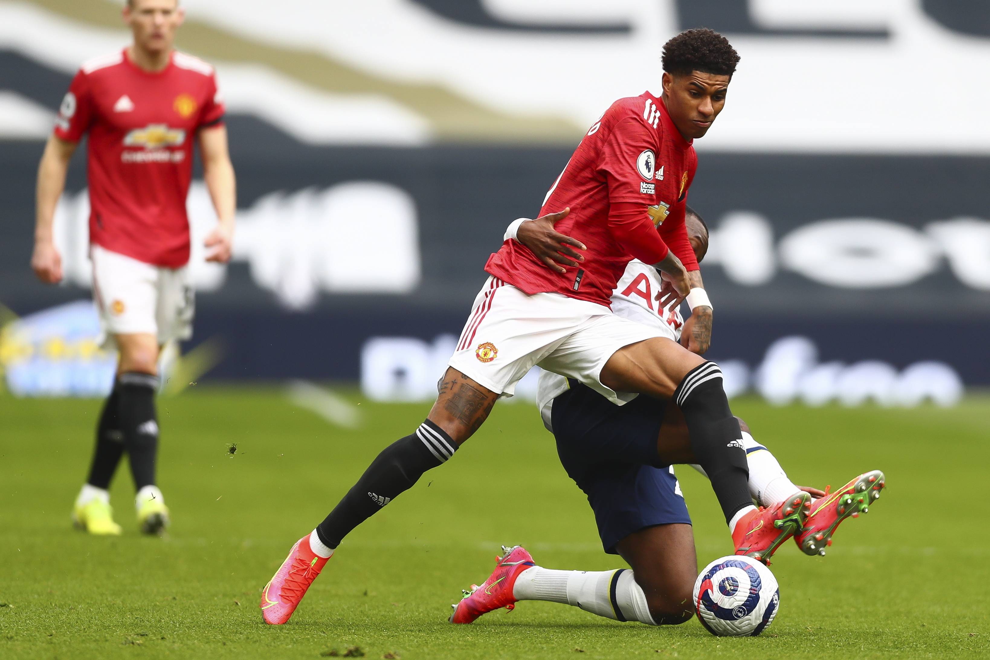 帅极强的适 帅极强的适